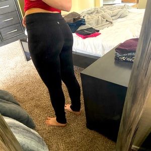Lululemon black leggings 4
